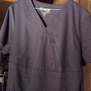 2x scrub top